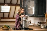 Robot cuiseur bébé ou Vitaliseur : quelle solution choisir pour préparer les repas de bébé ?